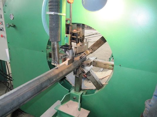 Disesuaikan Max 500 Diameter Tiang Lampu Mesin untuk tiang lampu jalan