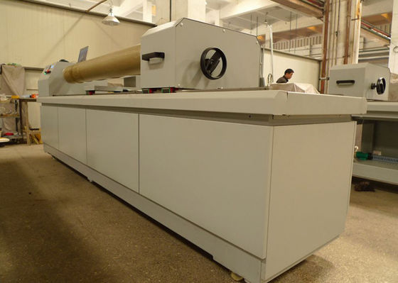 1.5KW / 220V 50Hz Rotary Laser Engraver Peralatan Biru Rotary UV Laser Engraving Mesin