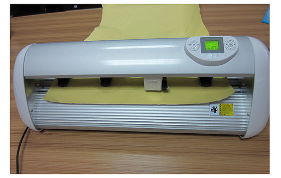 USB2.0 Port 635mm Cutting Width Vinyl Cutter Plotter With 320*240 Blue Background LCD